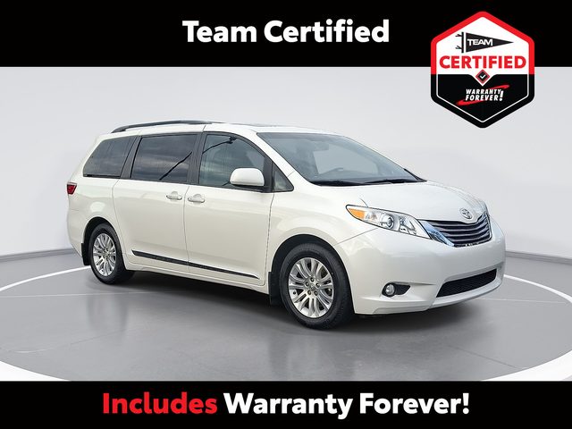 2017 Toyota Sienna XLE FWD photo