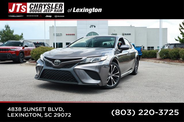 2018 Toyota Camry SE FWD photo