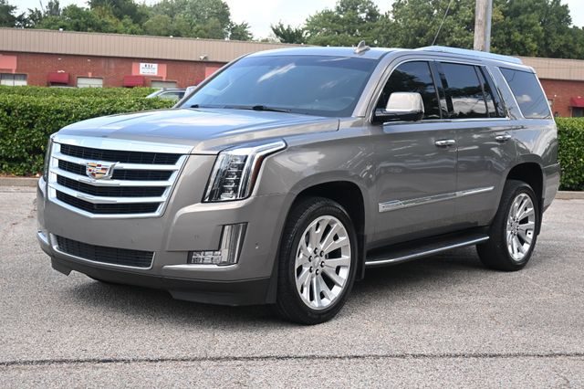 2018 Cadillac Escalade Luxury RWD photo