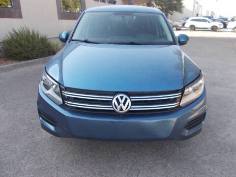 2017 Volkswagen Tiguan AWD photo