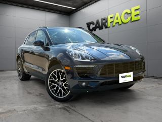 2018 Porsche Macan  AWD photo