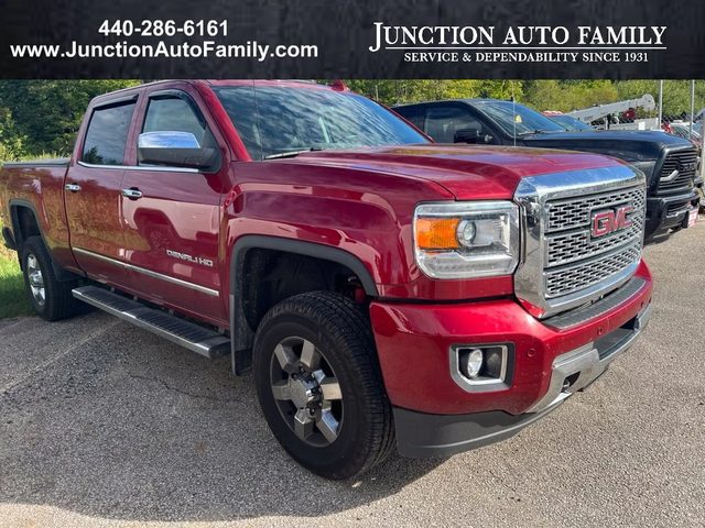 2018 GMC Sierra 2500HD Denali 4WD photo