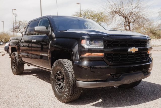2018 Chevrolet Silverado 1500 Custom 4WD photo