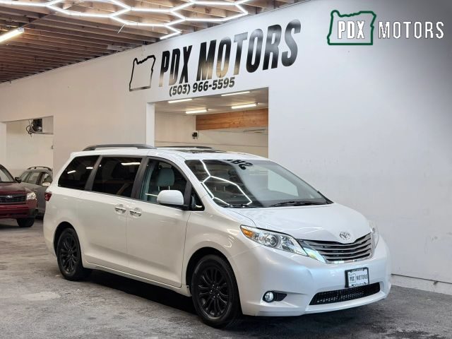 2017 Toyota Sienna XLE FWD photo