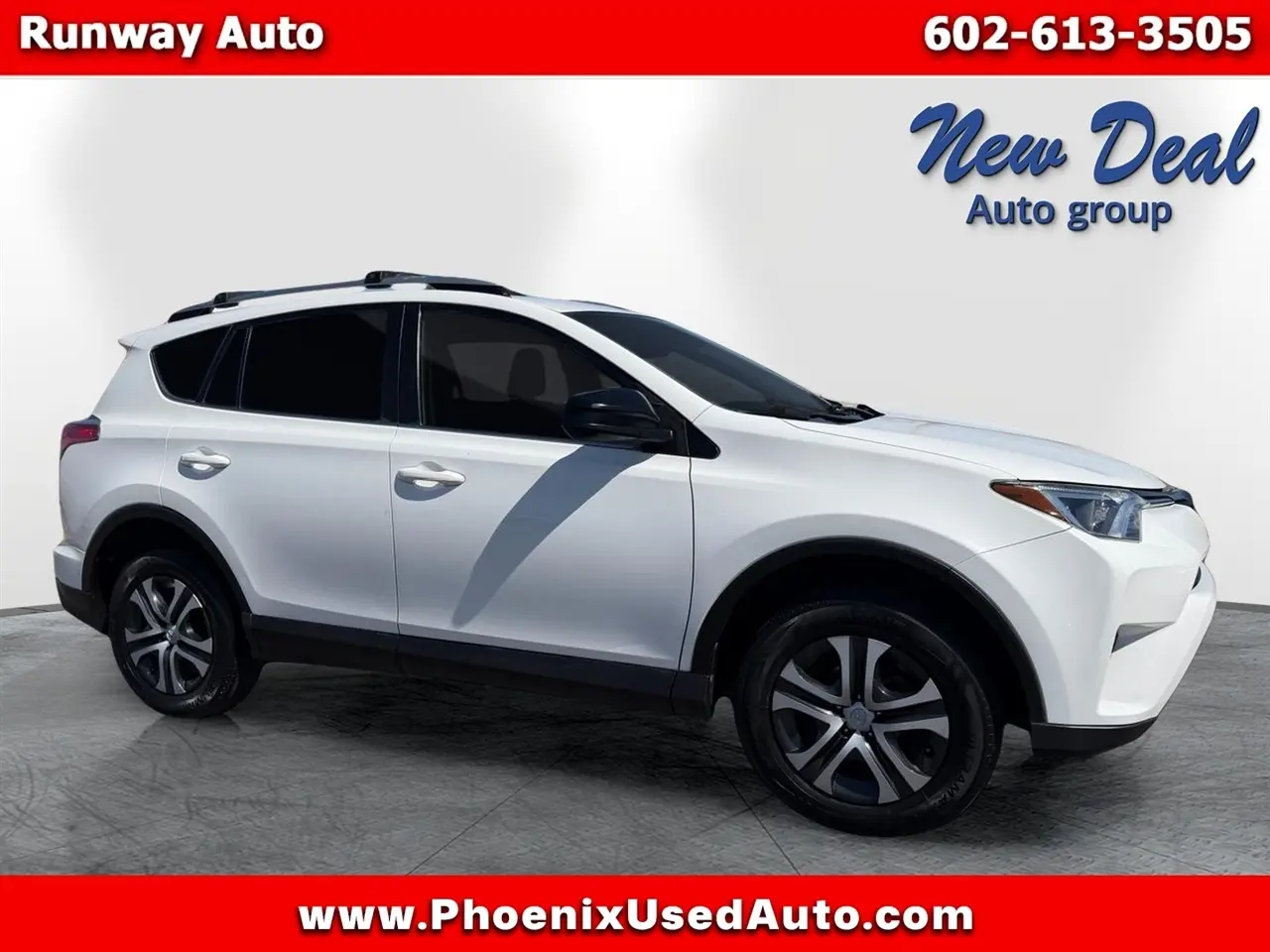 2018 Toyota RAV4 LE FWD photo