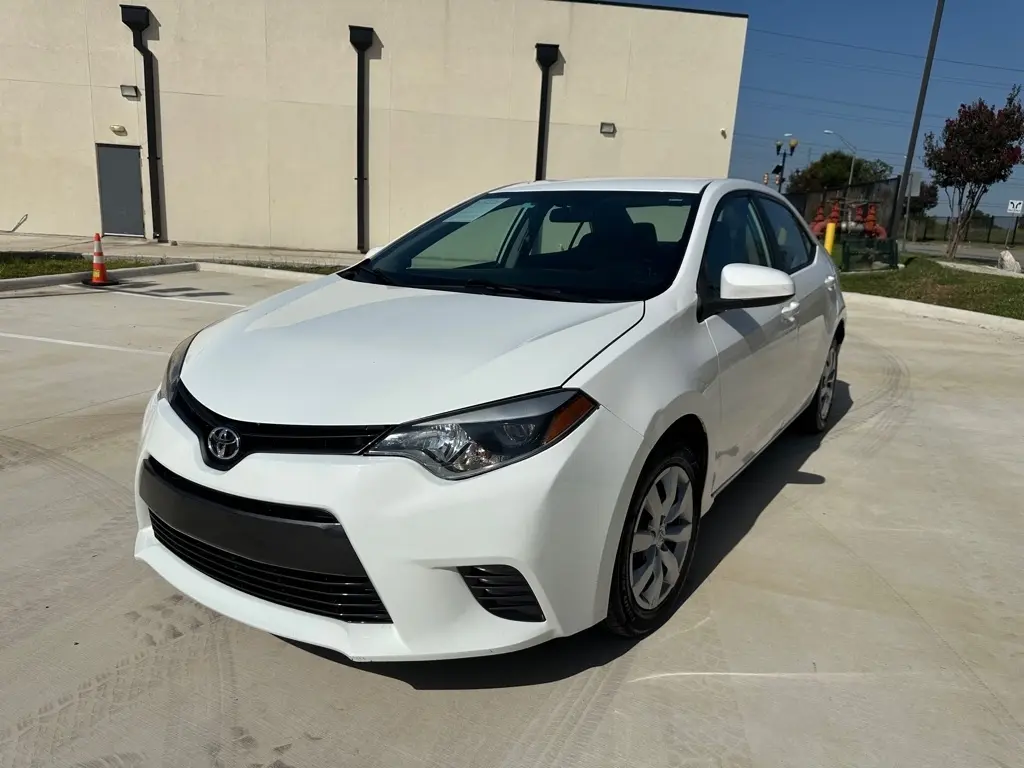 2016 Toyota Corolla LE FWD photo