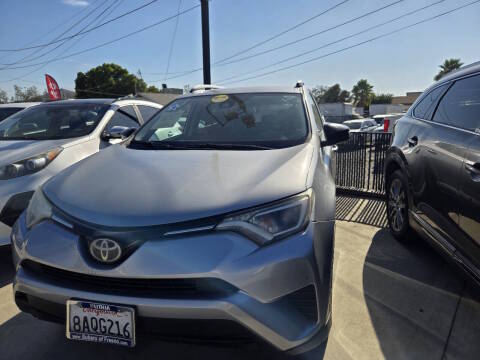 2018 Toyota RAV4 LE FWD photo