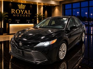 2018 Toyota Camry XLE FWD photo
