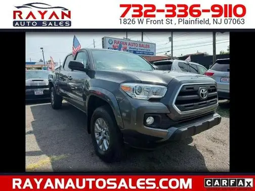 2017 Toyota Tacoma SR5 4WD photo