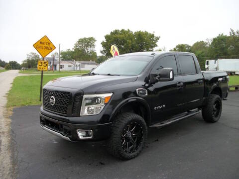 2017 Nissan Titan PRO-4X 4WD photo