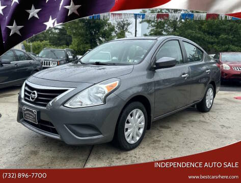 2016 Nissan Versa SV FWD photo