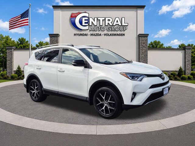 2017 Toyota RAV4 SE AWD photo