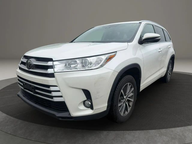 2017 Toyota Highlander XLE AWD photo