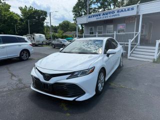 2018 Toyota Camry LE FWD photo
