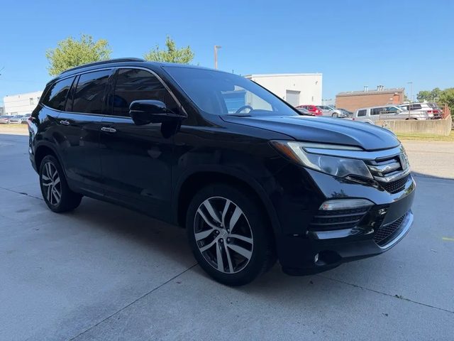 2017 Honda Pilot Touring AWD photo
