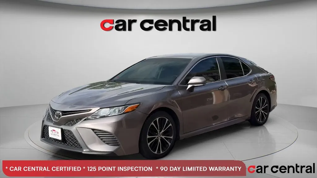 2018 Toyota Camry SE FWD photo
