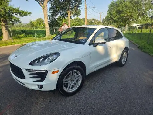 2018 Porsche Macan Sport Edition AWD photo