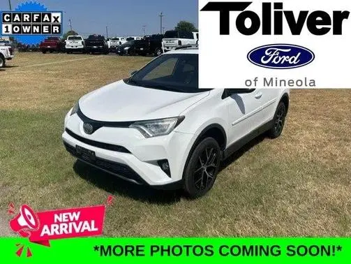 2018 Toyota RAV4 SE FWD photo