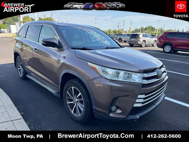 2017 Toyota Highlander XLE AWD photo