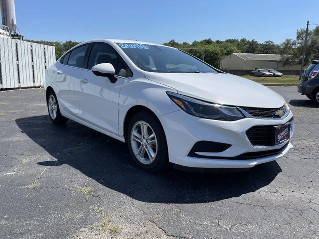 2016 Chevrolet Cruze LT FWD photo