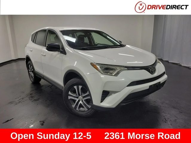 2018 Toyota RAV4 LE FWD photo