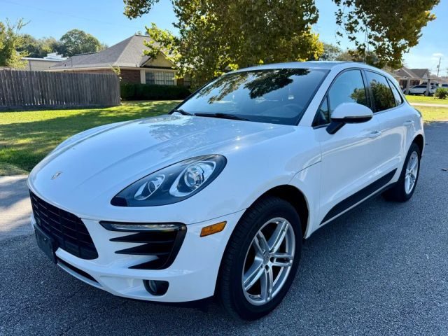 2018 Porsche Macan AWD photo