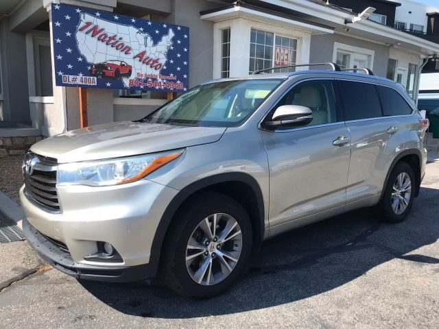 2015 Toyota Highlander XLE AWD photo