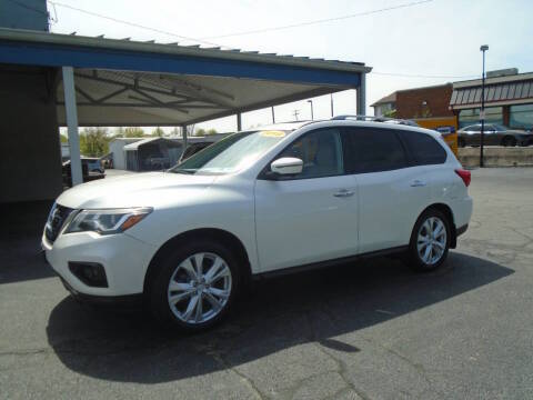 2018 Nissan Pathfinder SL 4WD photo