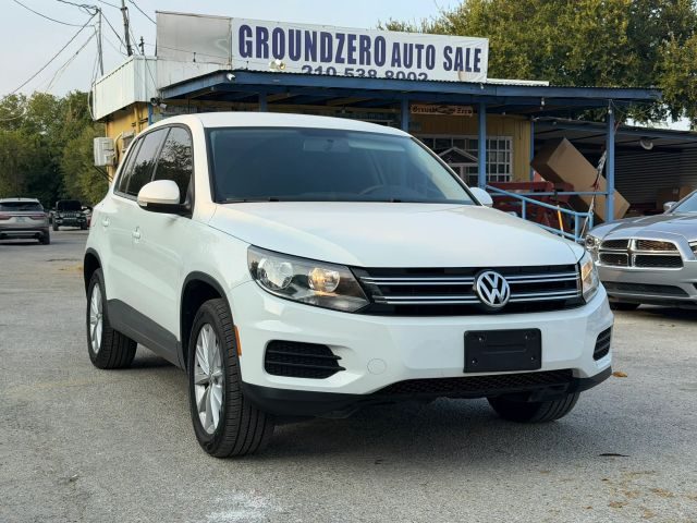 2017 Volkswagen Tiguan AWD photo