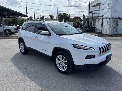 2018 Jeep Cherokee Latitude Plus FWD photo