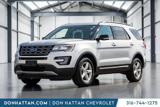 2017 Ford Explorer XLT 4WD photo