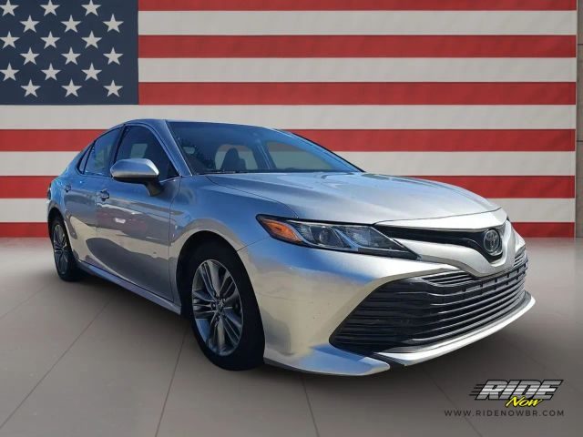 2018 Toyota Camry LE FWD photo