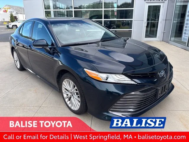 2018 Toyota Camry Hybrid XLE FWD photo