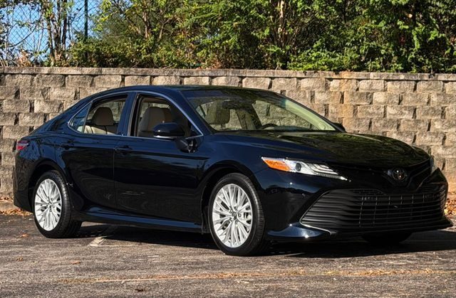 2018 Toyota Camry XLE V6 FWD photo