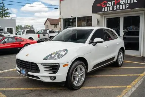 2015 Porsche Macan S AWD photo