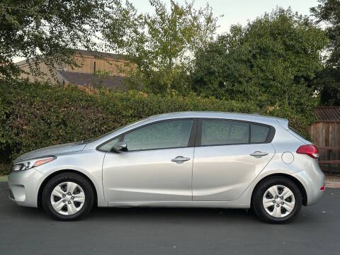 2017 Kia Forte LX FWD photo