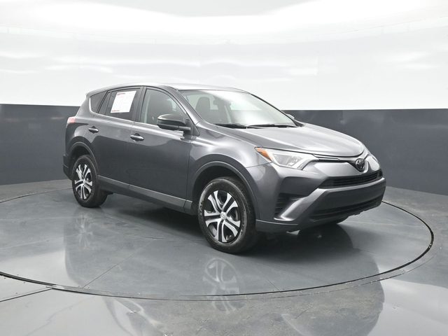 2018 Toyota RAV4 LE AWD photo