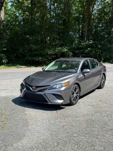 2018 Toyota Camry SE FWD photo