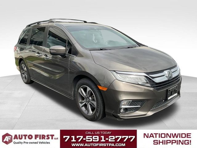 2018 Honda Odyssey Touring FWD photo
