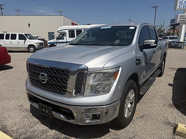 2017 Nissan Titan SV 4WD photo