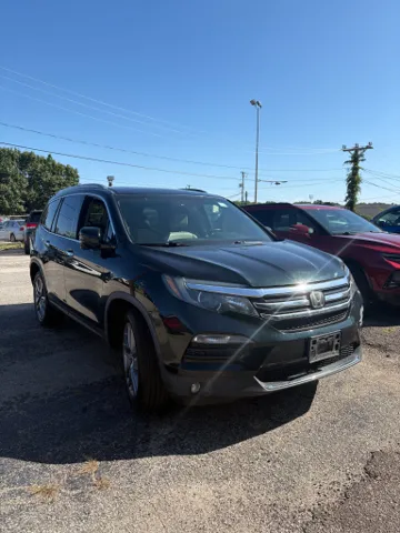 2017 Honda Pilot Touring AWD photo