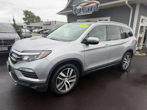 2017 Honda Pilot Touring AWD photo