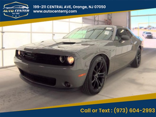 2018 Dodge Challenger SXT Plus RWD photo