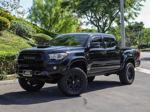 2017 Toyota Tacoma TRD Sport 4WD photo