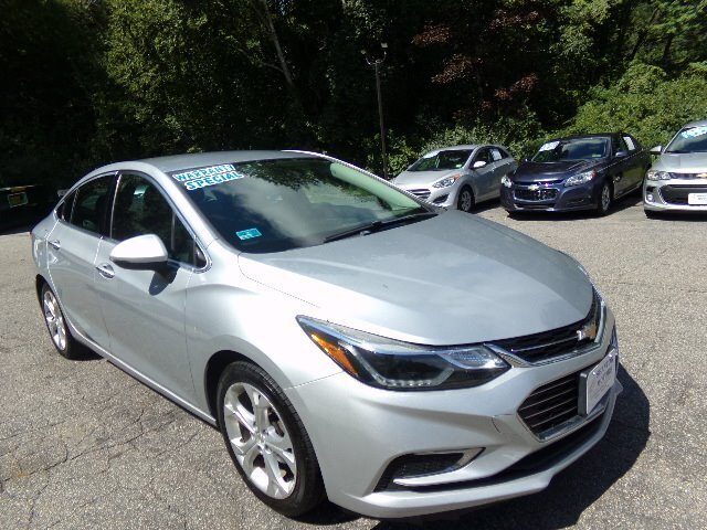 2017 Chevrolet Cruze Premier FWD photo