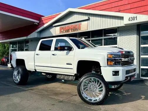 2017 Chevrolet Silverado 2500HD High Country 4WD photo