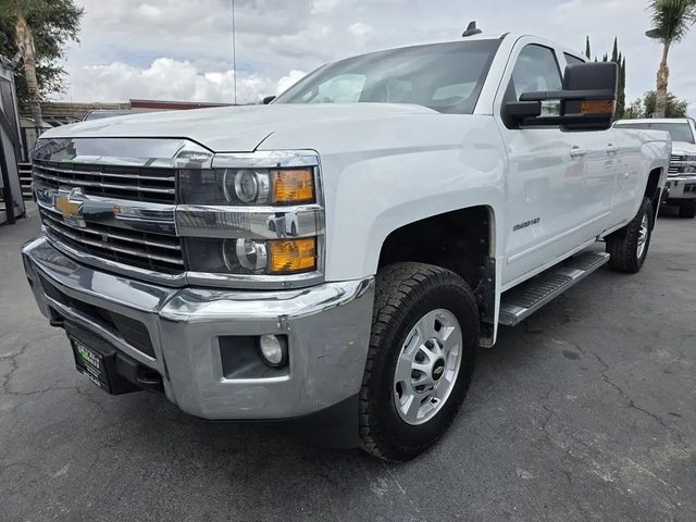 2018 Chevrolet Silverado 2500HD LT 4WD photo