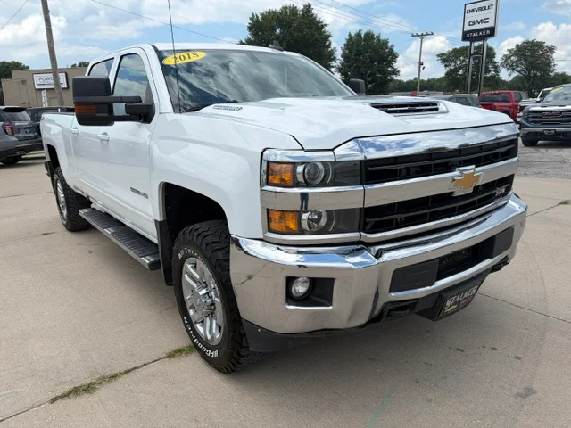 2018 Chevrolet Silverado 2500HD LT 4WD photo