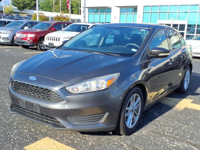 2017 Ford Focus SE FWD photo