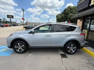 2017 Toyota RAV4 XLE FWD photo